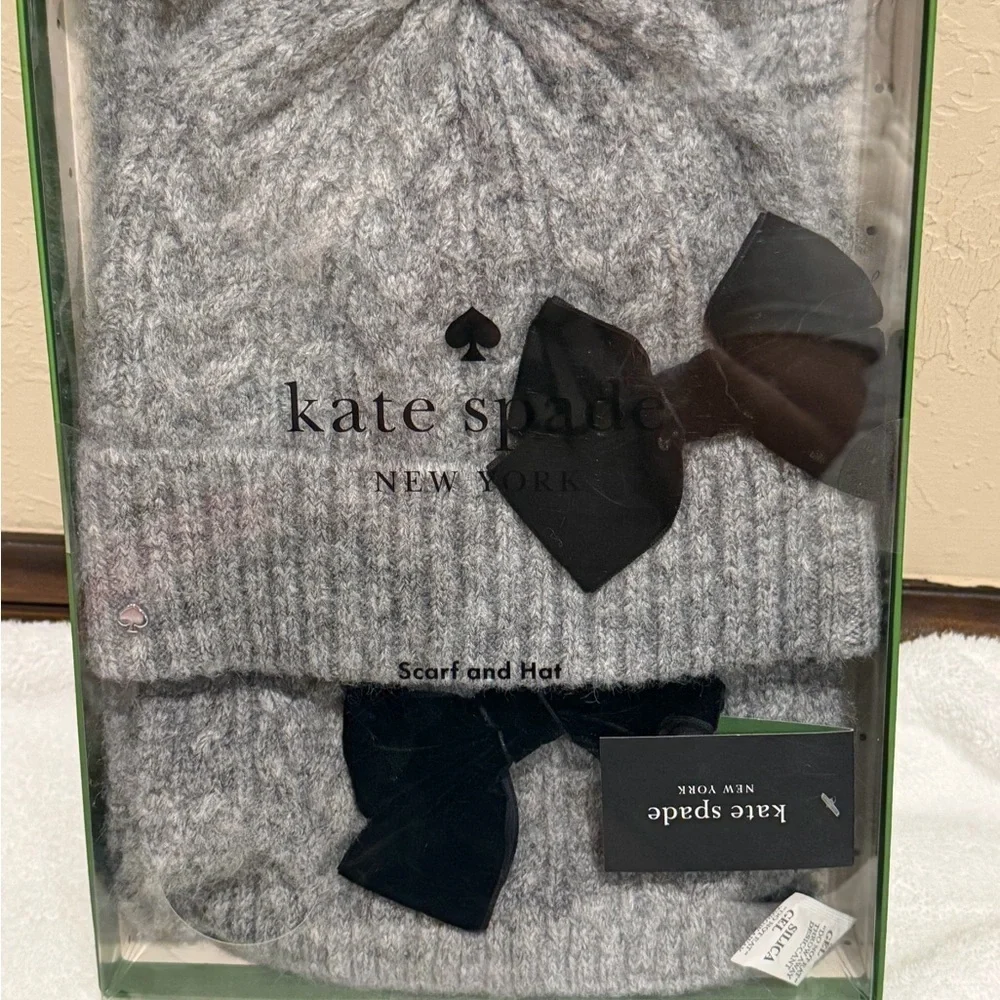 New in box Kate Spade Scarf and Hat Set Gray With Black Bow